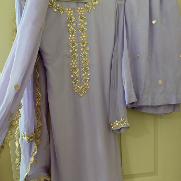 ❌SOLD❌Pakistani outfit lavender with palazzo pants - Picture 3 of 6